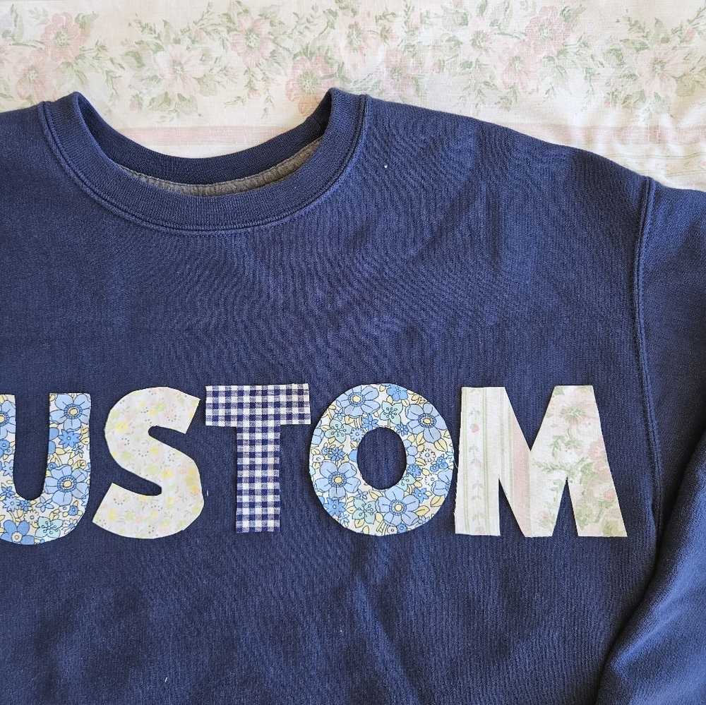 Womens Custom Navy Sweatshirt Patchwork Size Medi… - image 4